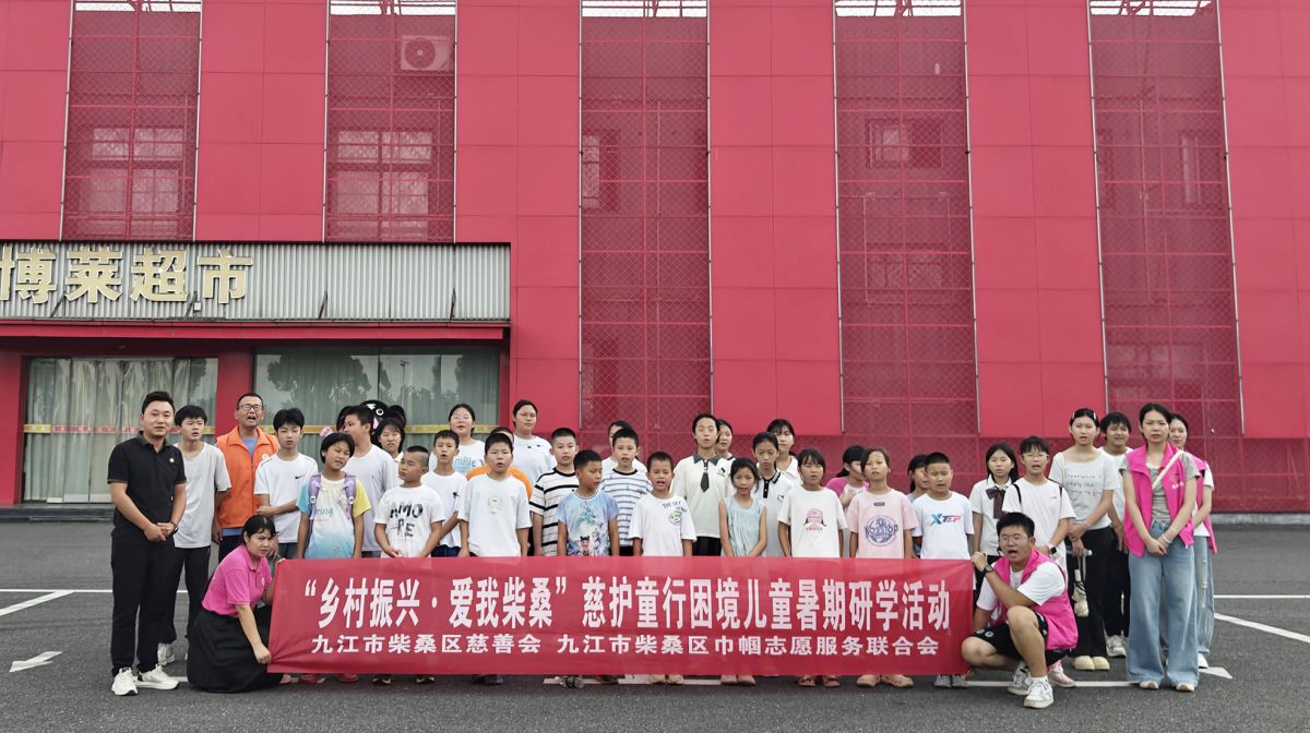 产业园门口 1.jpg