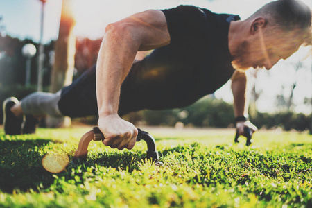 语言虽然是 语言虽然是